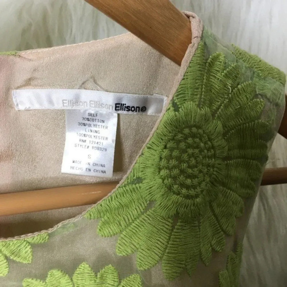 ELLISON Green Floral Daisy Embroidered Sleeveless Dress - Picture 3 of 4
